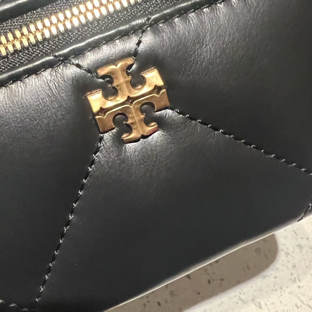 Tory Burch Kira east west black leather crossbody vanity bag - Picture 5 of 7